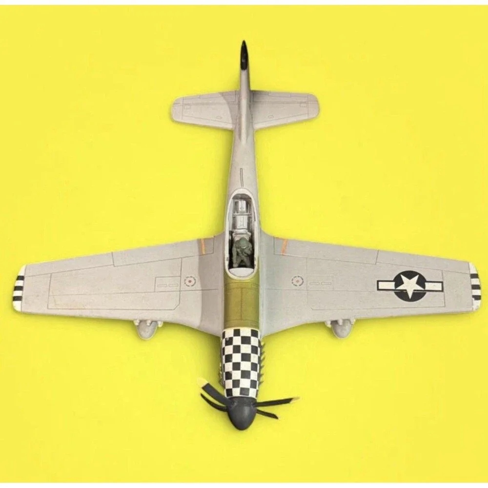 MUSTANG Model Metal Airplane P-51D Big Beautiful Doll Fighter Squadron  Desk Top